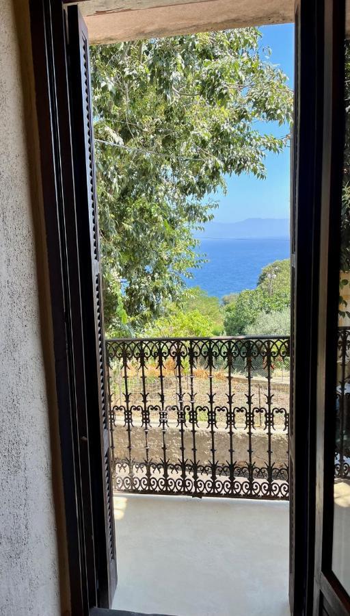 Charmant Duplex Au Coeur De Cargese Vue Mer Exterior foto